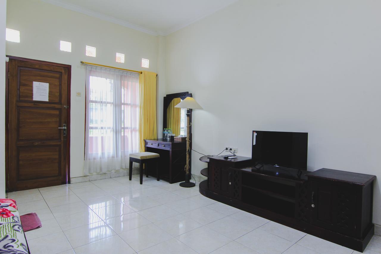 Hotel Bandara Asri Kalasan Buitenkant foto